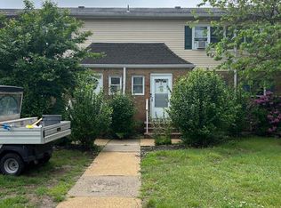 72 Manchester Ct APT B, Freehold, NJ 07728