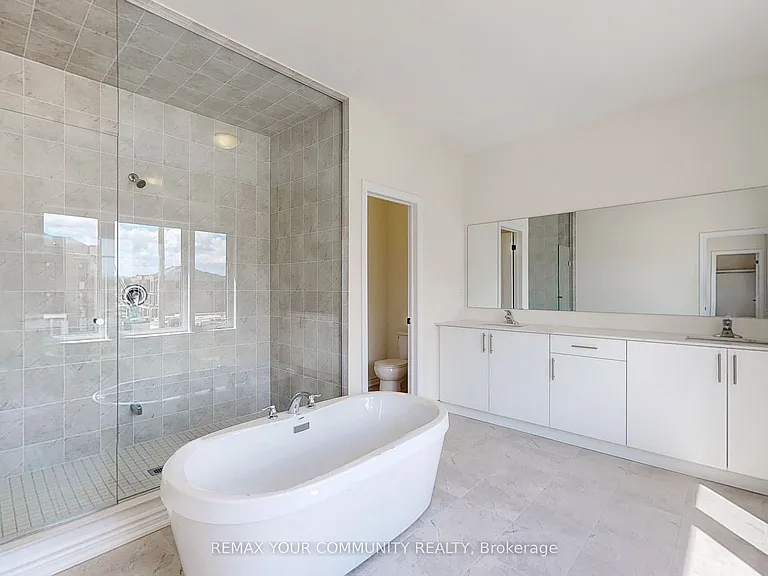105 Halldorson Ave — Photo 23