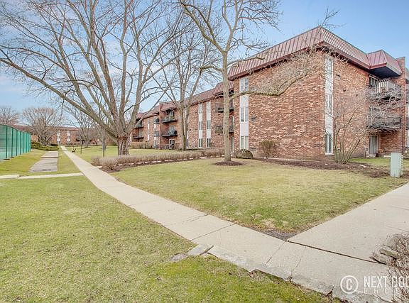 3rd image of 1049 W Ogden Ave APT 304