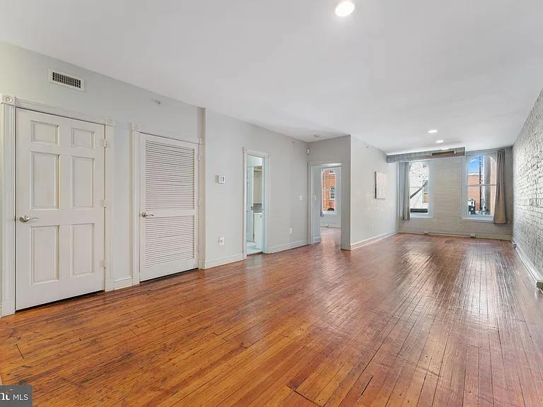 28 E Patrick St #1 — Photo 16