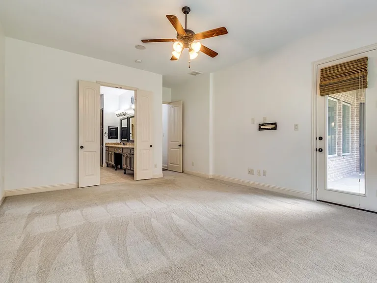 1436 Foster St — Photo 10