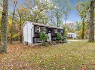 17 Parliament Dr, New City, NY 10956