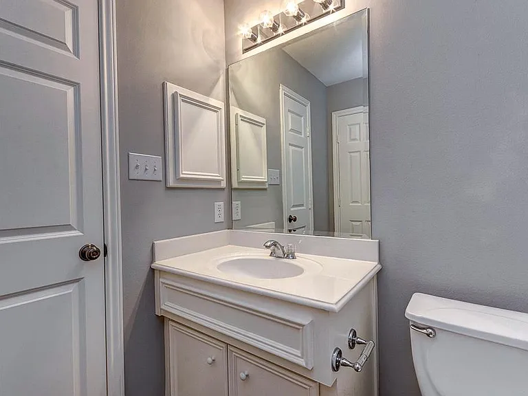 2649 Helena St — Photo 20