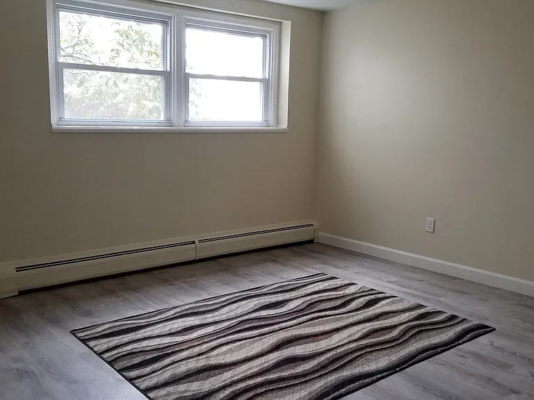 421-427 Prospect St — Photo 10