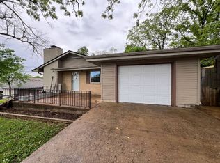 250 Scofield Ave, Forsyth, MO 65653