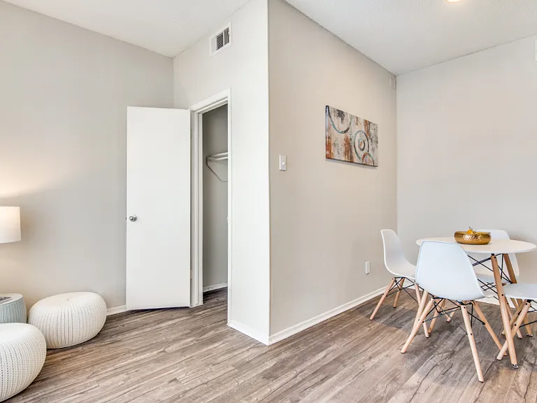 Foxborough Apartments — Photo 20