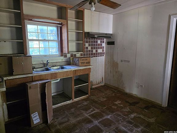 2nd image of 2502 Spokane Rd