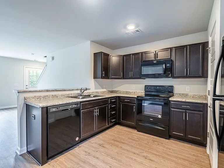 105 Cottage Way — Photo 35