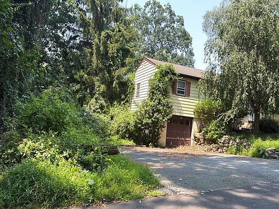 3rd image of 30 Terrence Ave