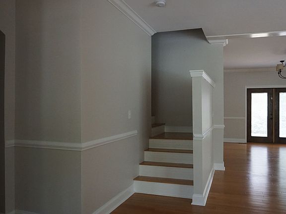 2nd image of 500 Shirley Pl