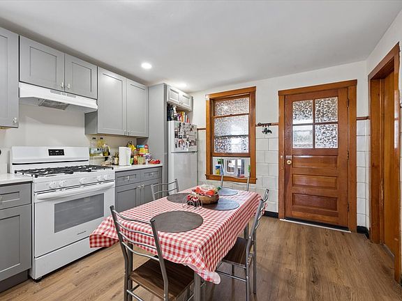 3rd image of 2946 S Loomis St #3