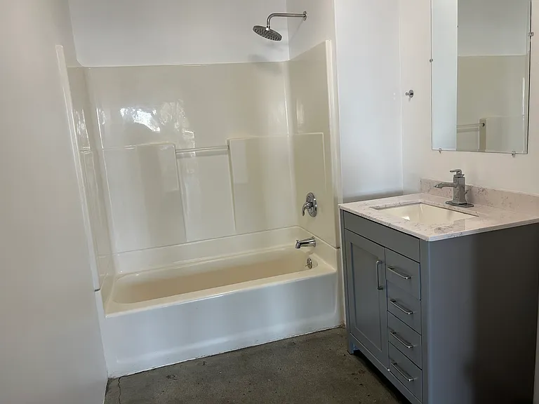 2404 Wilshire Blvd #5C — Photo 6