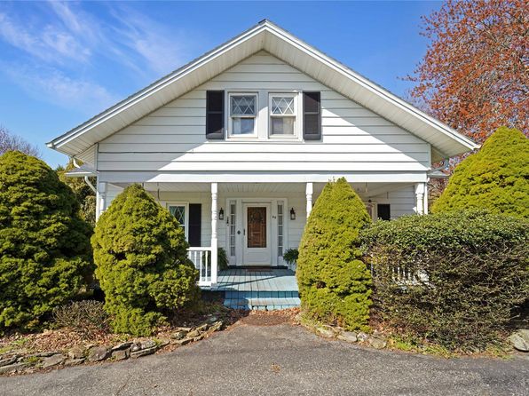 48 Watchogue Avenue, East Moriches, NY 11940