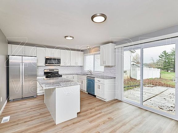 2nd image of 7006 Shelton Ct