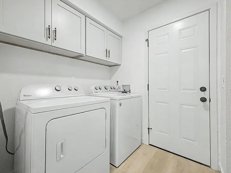 1812 W Village Way — Photo 8