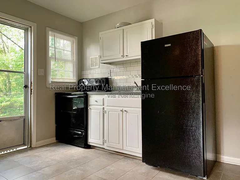 1136 Gorman St #A — Photo 6