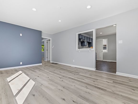 5th image of 3128 Adams St