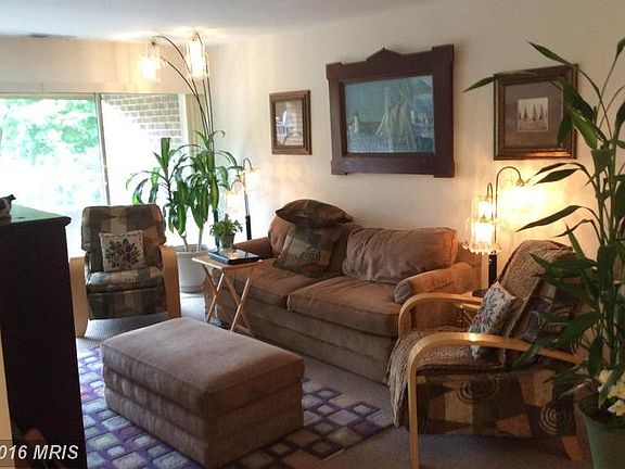 2nd image of 408 Girard St #54