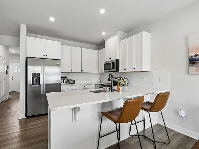 1021 Clendening Dr — Photo 10