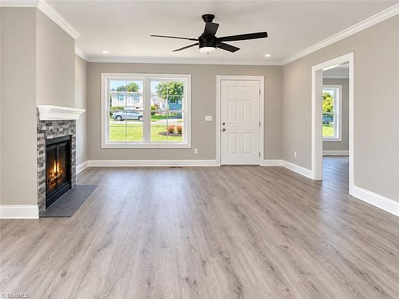 3rd image of 105 Covenant Ln