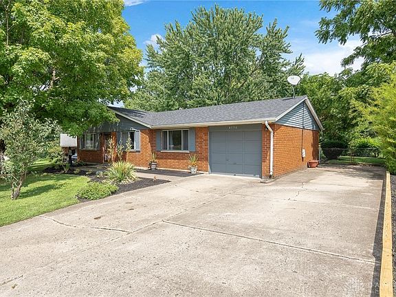 3rd image of 4136 Raymond Dr