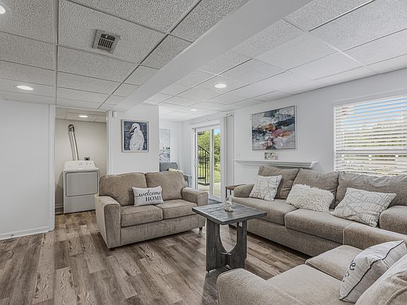 3rd image of 6824 Beagle Dr