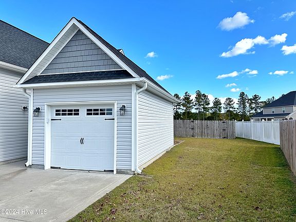 5th image of 402 Ellerbe Court