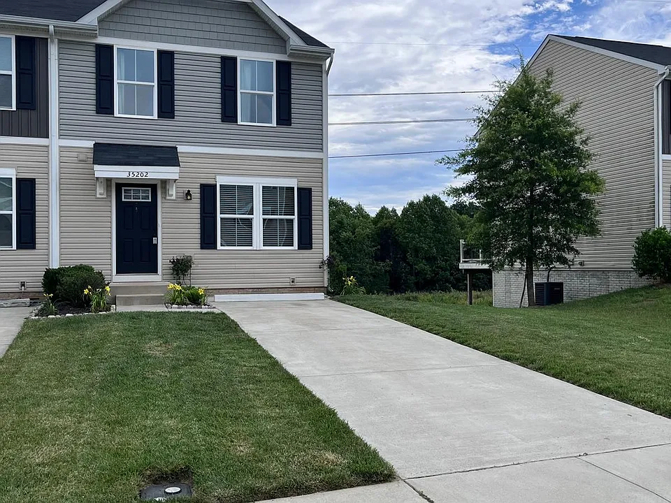 35202 Sara Ct
