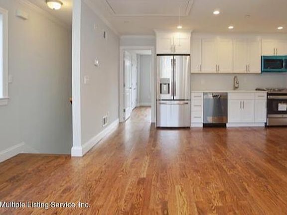 4th image of 137 Brighton Ave #2