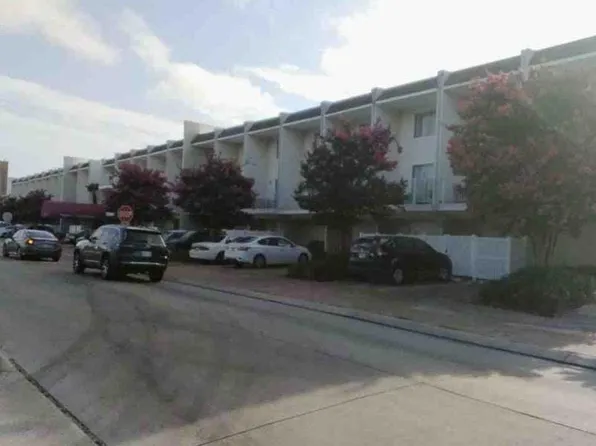 3805 Houma Blvd, Metairie, LA 70006