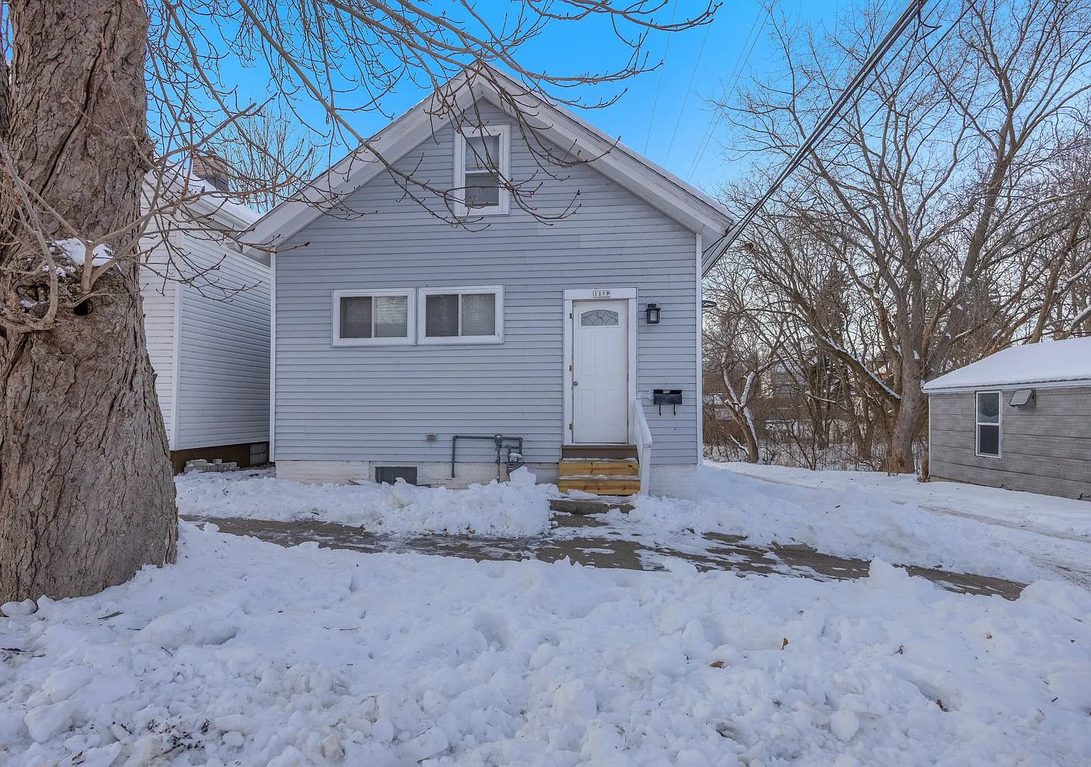 3 Bed 1 Bath Single Family Home — Photo 2