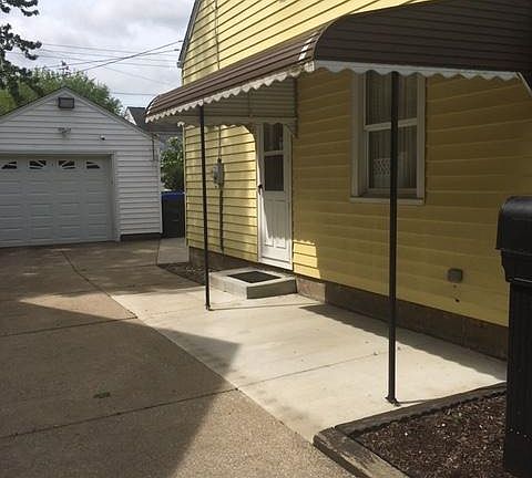 2nd image of 416 Adams Ave