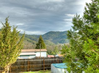 366 Hudspeth Ln, Shady cove, OR 97539