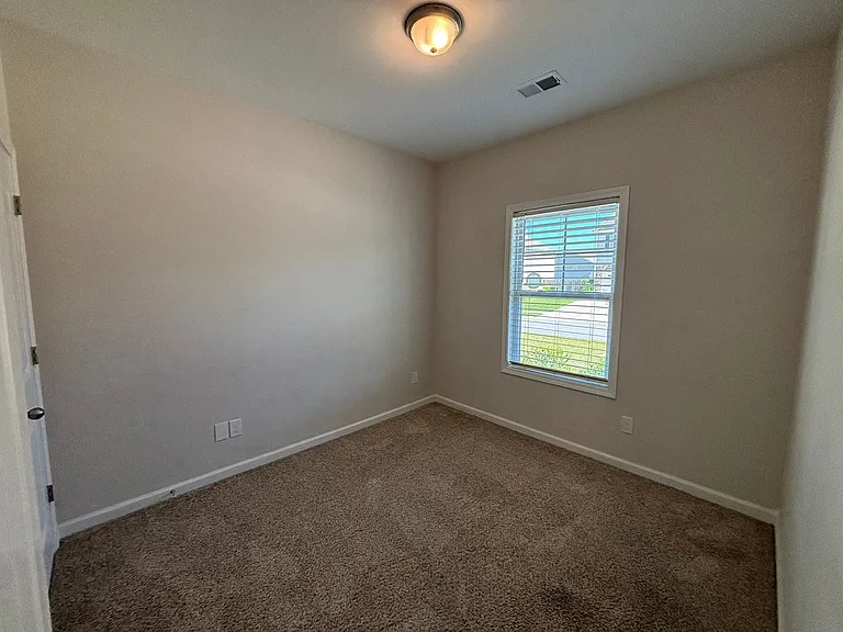 377 Baymont Dr — Photo 6