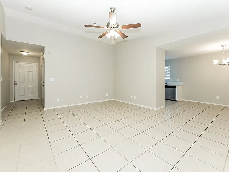 3009 Honeysuckle Ave — Photo 3