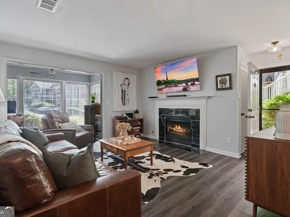 401 Berkeley Woods Dr, Duluth, GA 30096