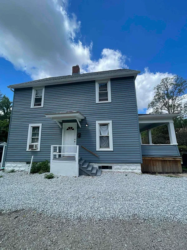 190 W Miller Ave — Photo 2