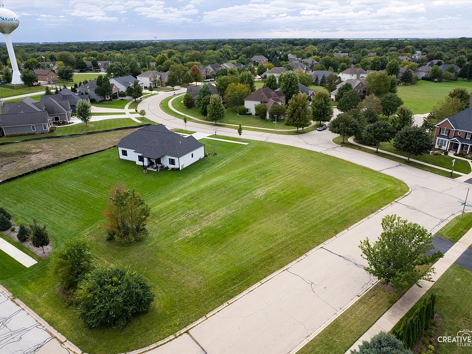 2nd image of 699 Greenfield Rd