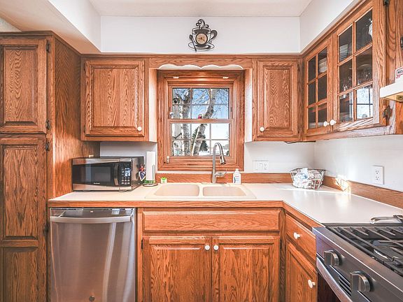 4th image of 103 E Interlaken Rd