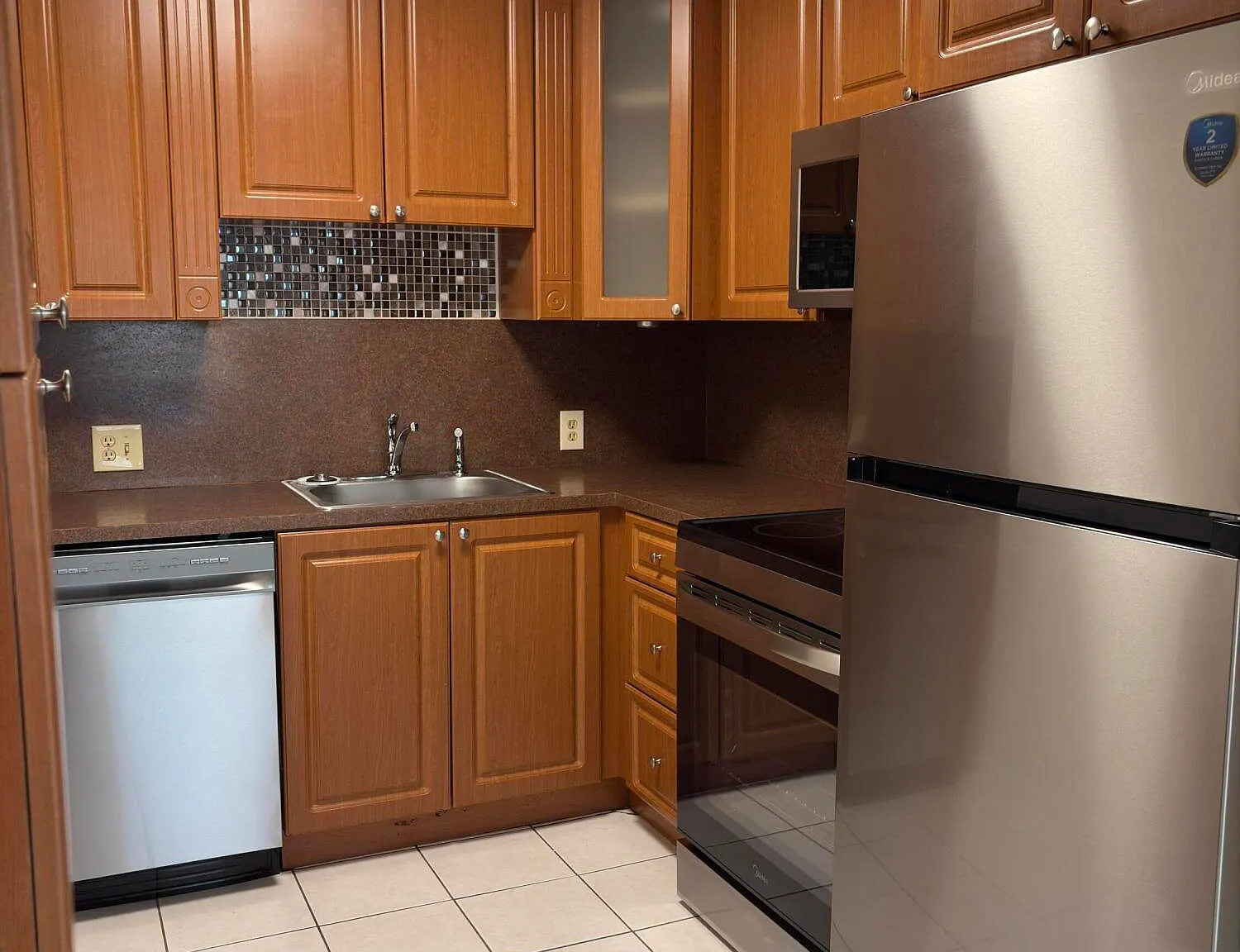 2 bed, 1.5 bath, 840 sqft, $1,595 — Photo 1