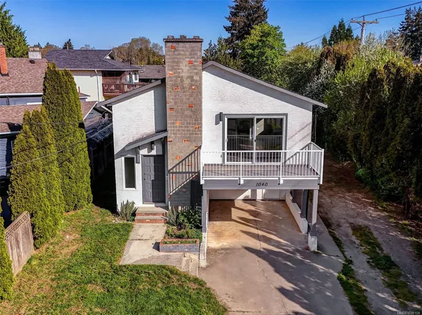 1040 Chesterfield Rd, Saanich, BC V8Z 2T8