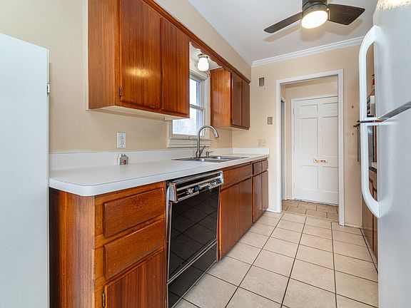 5th image of 1386 Borgstrom Ave
