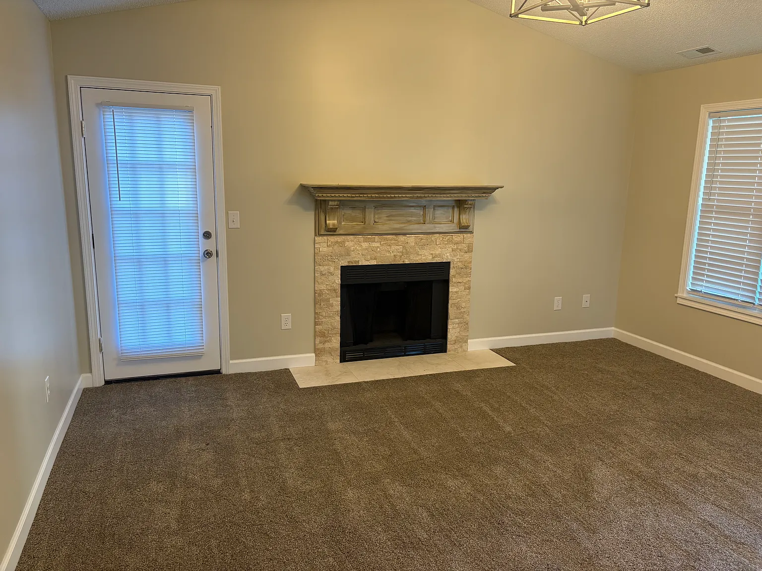 2 bed, 1150 sqft, $1,685 — Photo 3