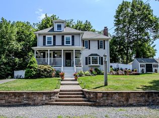 3 Topping Rd, Andover, MA 01810