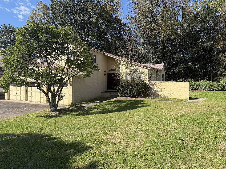 1st image of 28 Cedar Dr