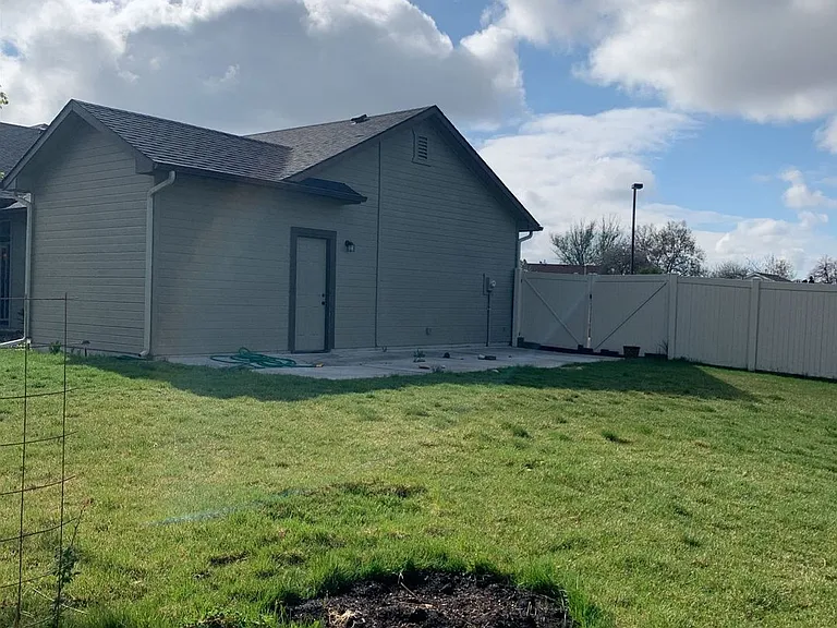 2835 NW 12th Dr — Photo 14