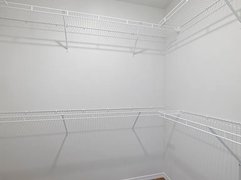 781 W Navajo St — Photo 18