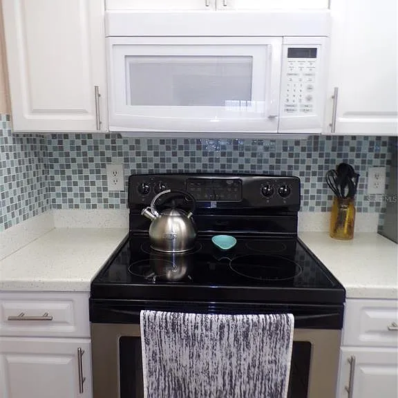 4016 Oakview Dr #J8 — Photo 5