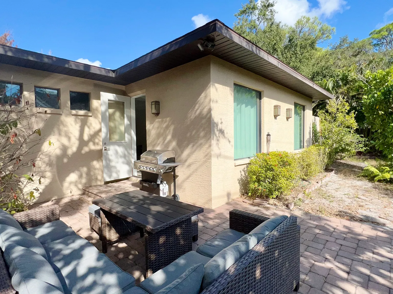 4 bed, 2007 sqft, $3,500 — Photo 3