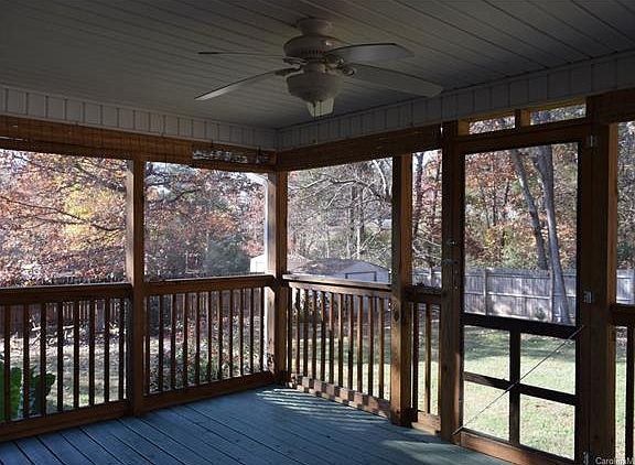 5th image of 3543 Carington Ln